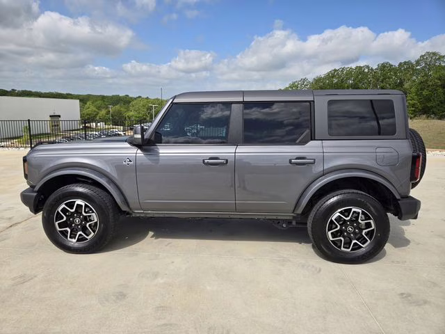 2023 Carbonized Gray Metallic Ford Bronco Outer Banks 4X4 SUV