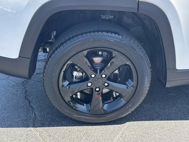 2024 Bright White Clearcoat Jeep Grand Cherokee Limited 4X4 SUV