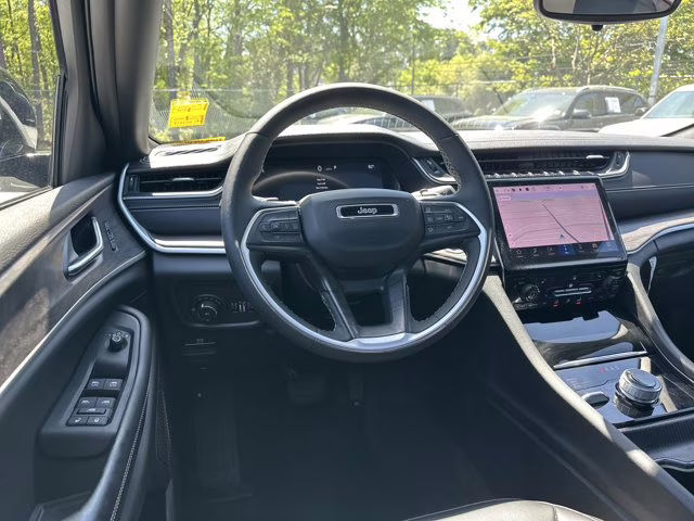 2024 Bright White Clearcoat Jeep Grand Cherokee Limited 4X4 SUV