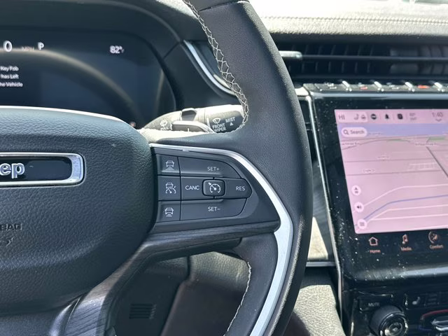 2024 Bright White Clearcoat Jeep Grand Cherokee Limited 4X4 SUV