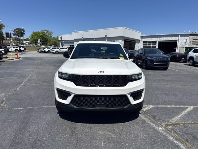 2024 Bright White Clearcoat Jeep Grand Cherokee Limited 4X4 SUV