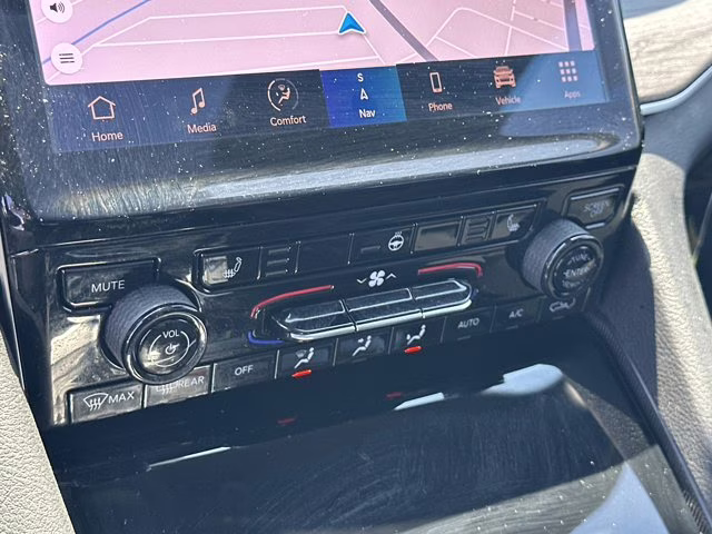 2024 Bright White Clearcoat Jeep Grand Cherokee Limited 4X4 SUV