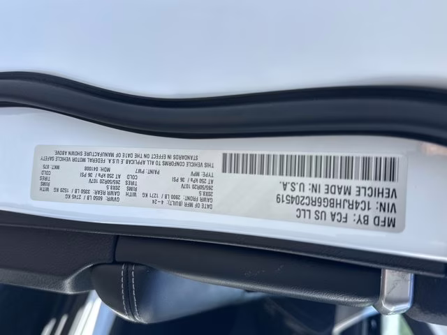 2024 Bright White Clearcoat Jeep Grand Cherokee Limited 4X4 SUV