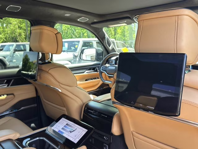 2025 Baltic Gray Metallic Clearcoat Jeep Grand Wagoneer Series III Obsidian 4X4 SUV