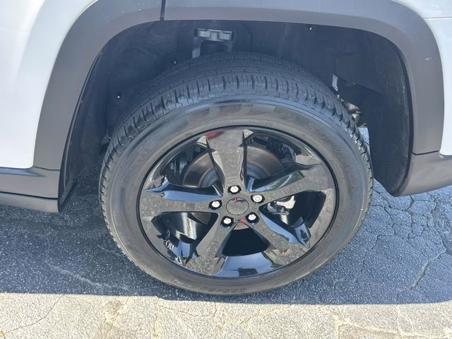 2024 Bright White Clearcoat Jeep Grand Cherokee Limited 4X4 SUV