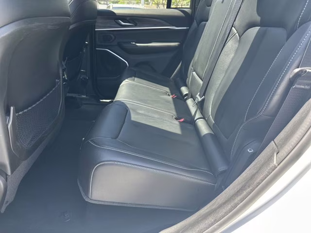 2024 Bright White Clearcoat Jeep Grand Cherokee Limited 4X4 SUV