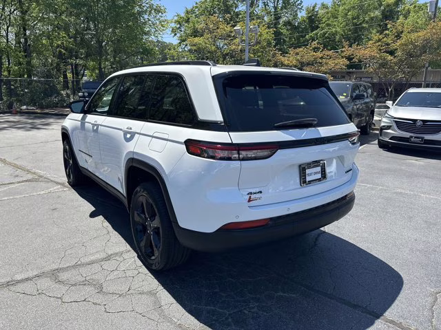 2024 Bright White Clearcoat Jeep Grand Cherokee Limited 4X4 SUV