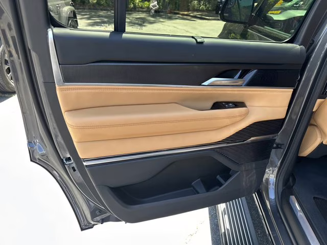 2025 Baltic Gray Metallic Clearcoat Jeep Grand Wagoneer Series III Obsidian 4X4 SUV