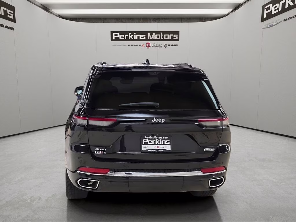 2024 Diamond Black Crystal Pearlcoat Jeep Grand Cherokee Overland 4X4 SUV