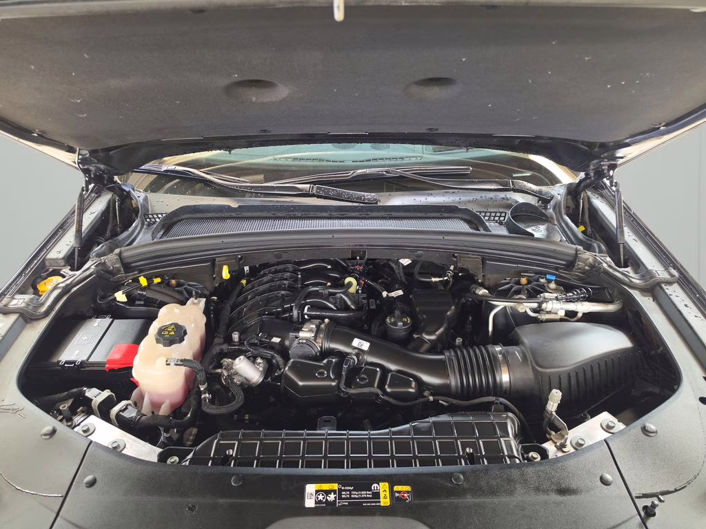 2024 Diamond Black Crystal Pearlcoat Jeep Grand Cherokee Overland 4X4 SUV