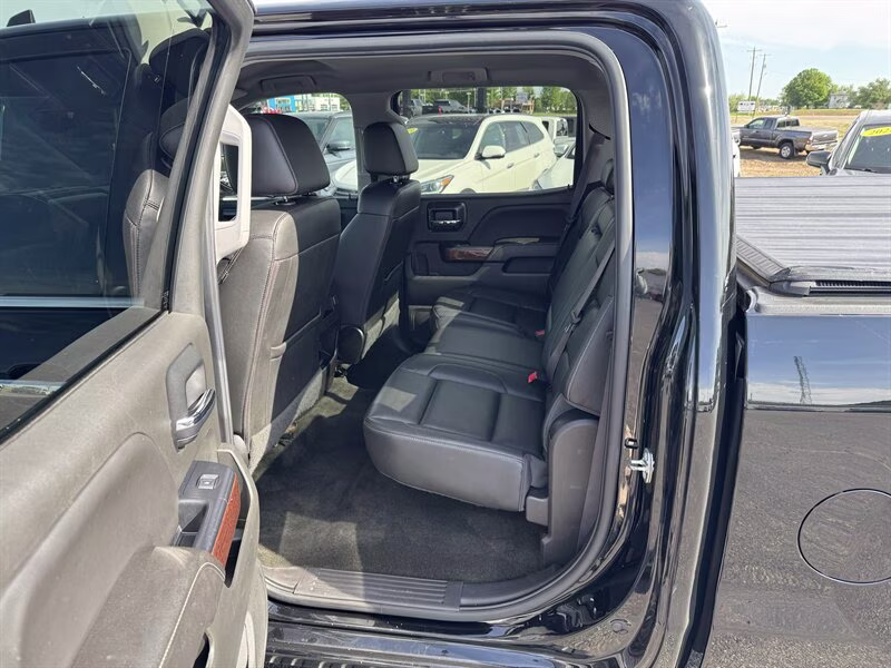 2017 Onyx Black GMC Sierra 1500 SLT 4X4 Truck