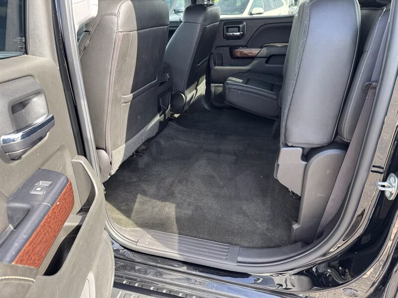 2017 Onyx Black GMC Sierra 1500 SLT 4X4 Truck