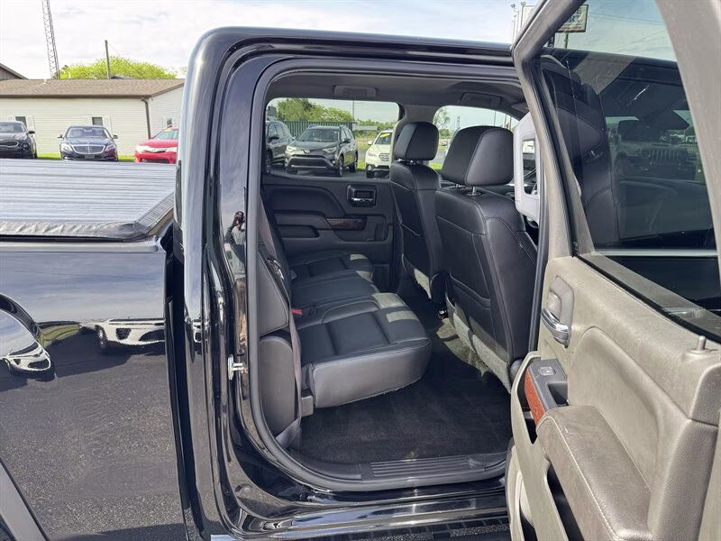 2017 Onyx Black GMC Sierra 1500 SLT 4X4 Truck