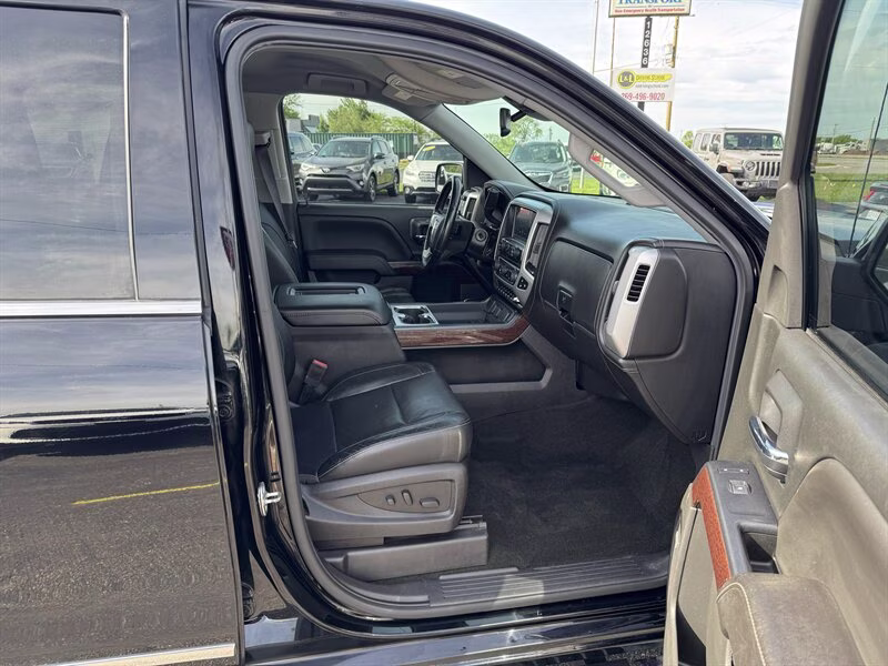 2017 Onyx Black GMC Sierra 1500 SLT 4X4 Truck
