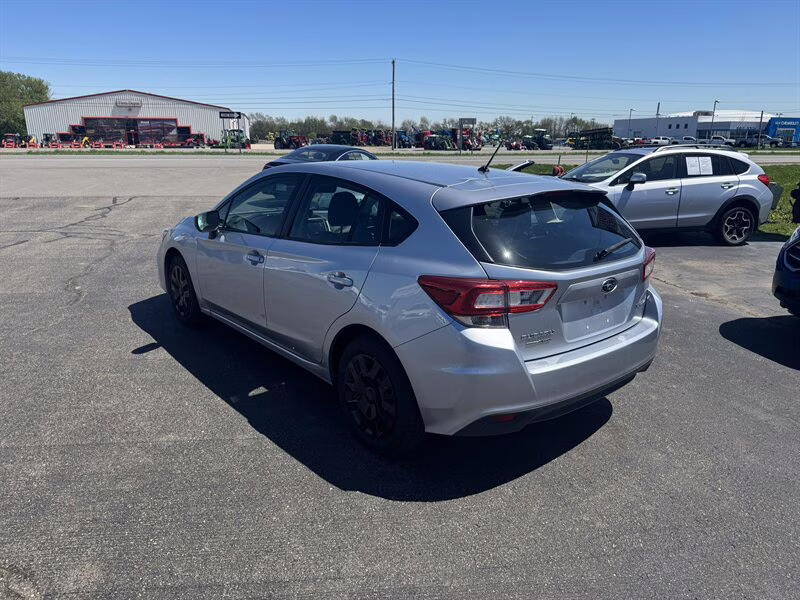 2018 Ice Silver Metallic Subaru Impreza 2.0i AWD Crossover