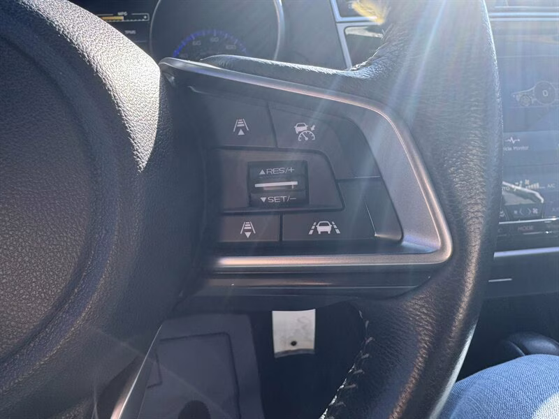 2019 Ice Silver Metallic Subaru Outback 2.5i Premium AWD Crossover