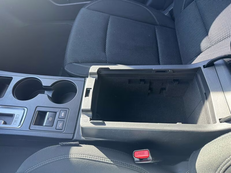 2019 Ice Silver Metallic Subaru Outback 2.5i Premium AWD Crossover