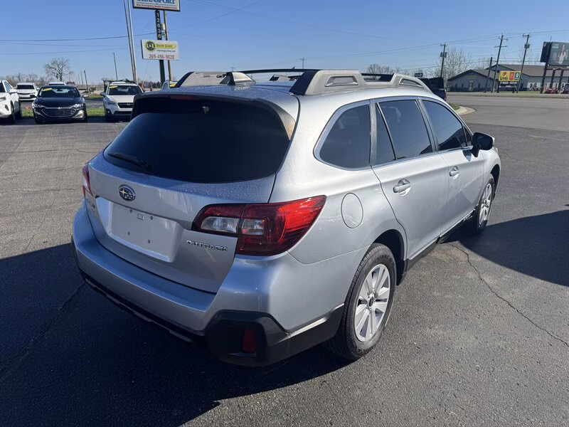 2019 Ice Silver Metallic Subaru Outback 2.5i Premium AWD Crossover