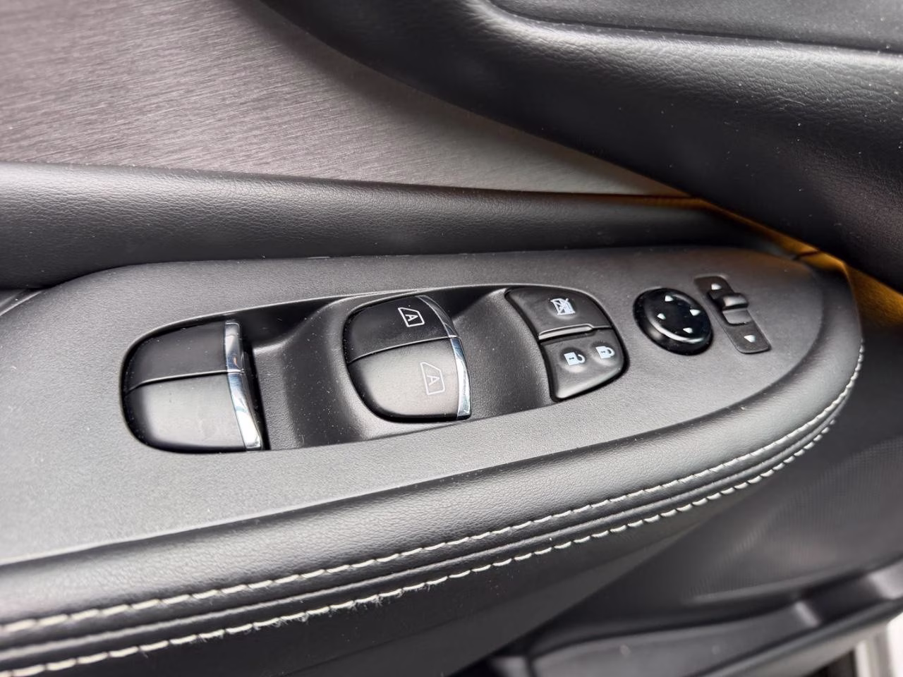 2023 Brilliant Silver Metallic Nissan Murano SL AWD SUV