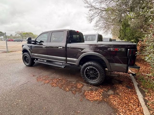 2018 Magma Red Metallic Ford Super Duty F-250 SRW Lariat 4X4 Truck