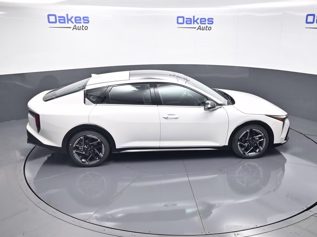 2026 Snow White Pearl Kia K4 GT-Line FWD Sedan