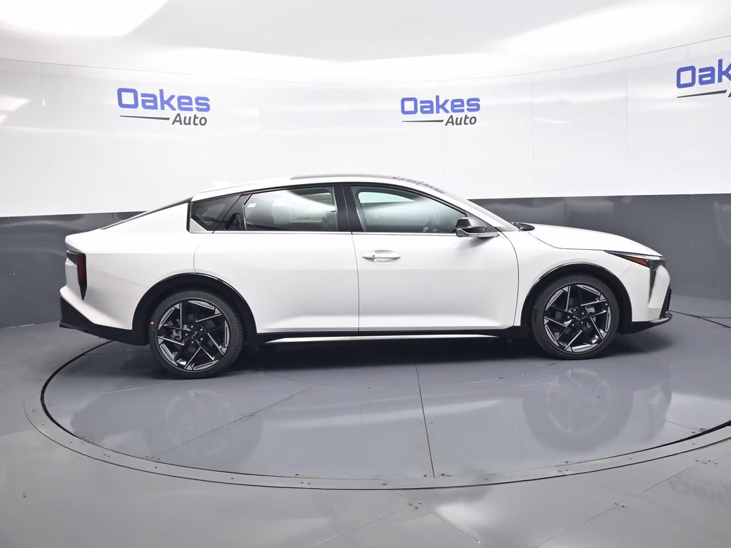 2026 Snow White Pearl Kia K4 GT-Line FWD Sedan
