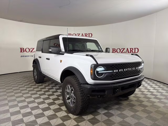 2025 Oxford White Ford Bronco Badlands 4X4 SUV