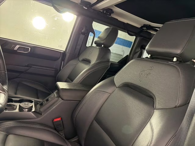 2025 Oxford White Ford Bronco Badlands 4X4 SUV