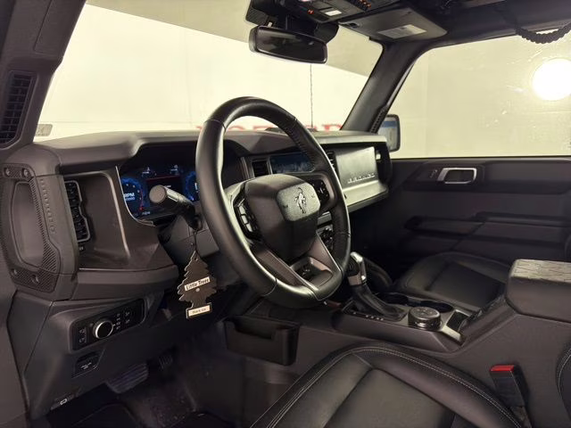 2025 Oxford White Ford Bronco Badlands 4X4 SUV