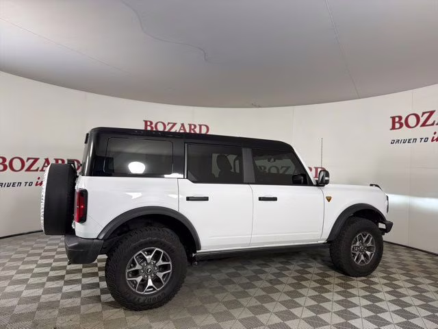2025 Oxford White Ford Bronco Badlands 4X4 SUV