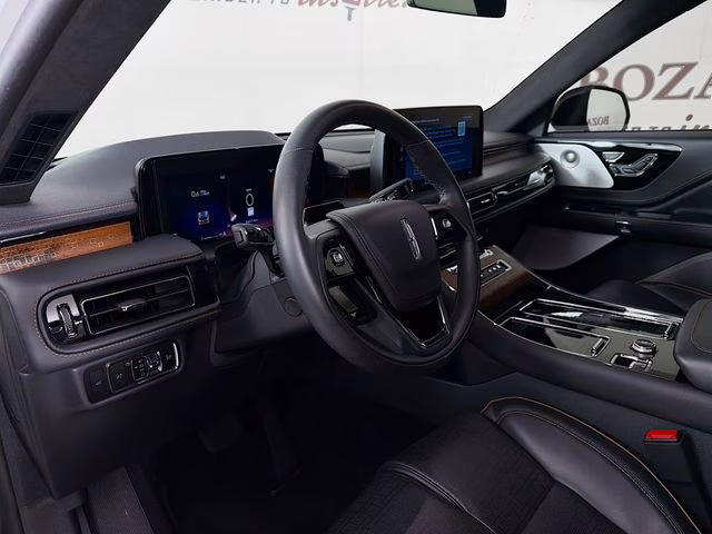 2025 White Metallic Lincoln Aviator Black Label AWD SUV