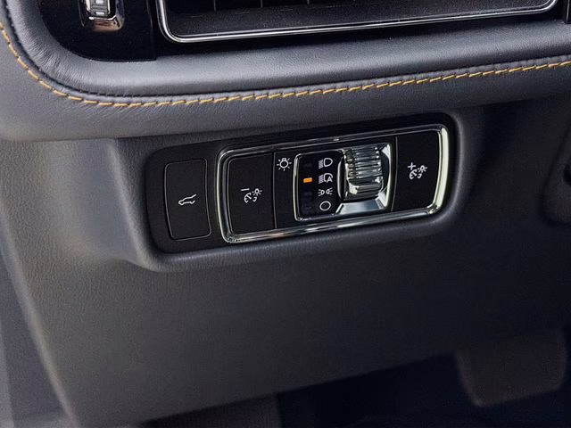 2025 White Metallic Lincoln Aviator Black Label AWD SUV