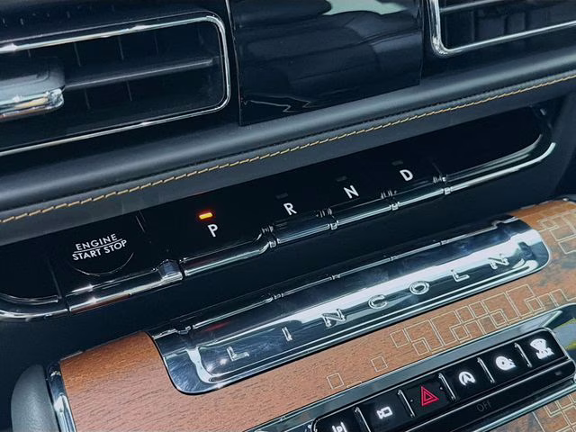 2025 White Metallic Lincoln Aviator Black Label AWD SUV