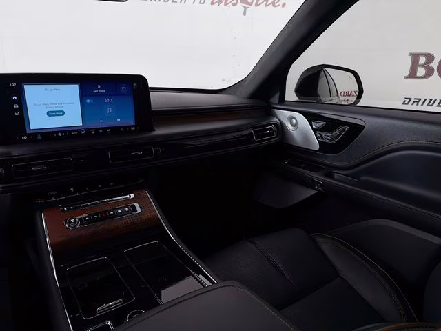2025 White Metallic Lincoln Aviator Black Label AWD SUV