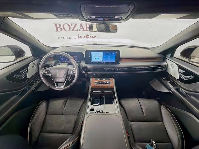2025 White Metallic Lincoln Aviator Black Label AWD SUV