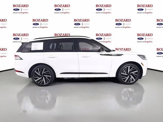 2025 White Metallic Lincoln Aviator Black Label AWD SUV