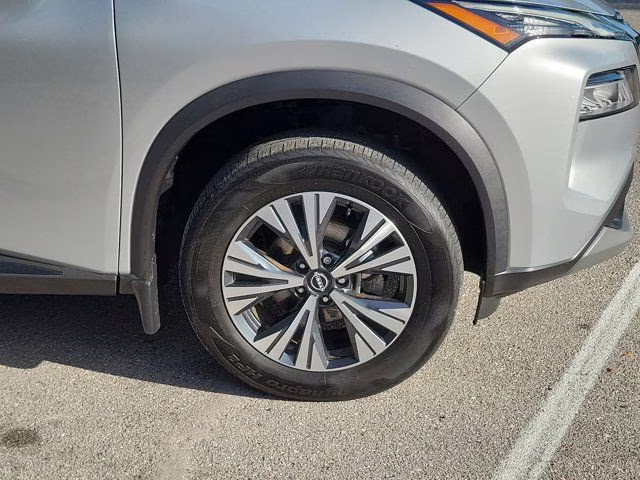 2023 Brilliant Silver Metallic Nissan Rogue SV AWD SUV