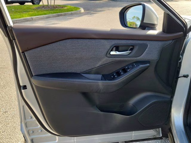 2023 Brilliant Silver Metallic Nissan Rogue SV AWD SUV