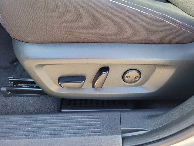 2023 Brilliant Silver Metallic Nissan Rogue SV AWD SUV