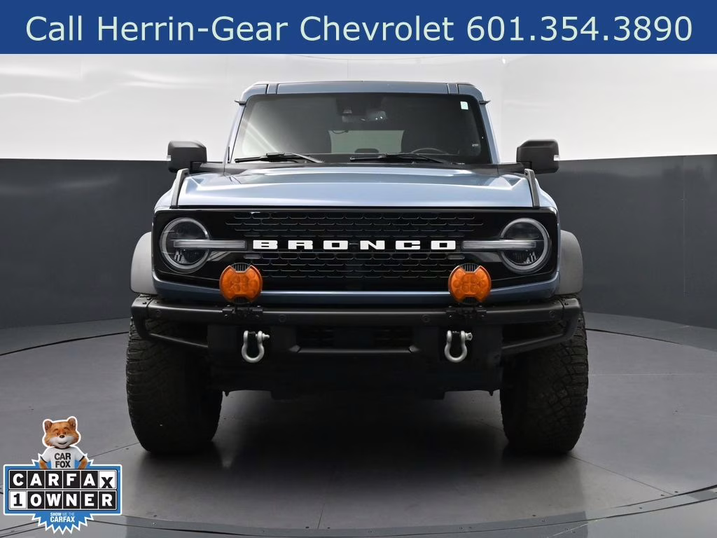 2023 Azure Gray Metallic Tri-Coat Ford Bronco Wildtrak 4X4 SUV