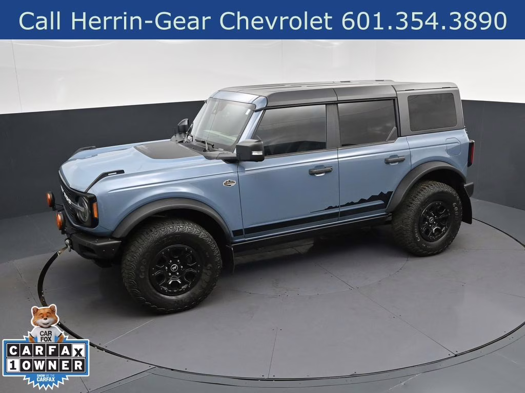 2023 Azure Gray Metallic Tri-Coat Ford Bronco Wildtrak 4X4 SUV