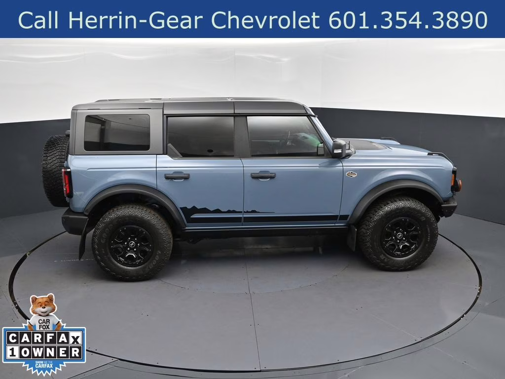 2023 Azure Gray Metallic Tri-Coat Ford Bronco Wildtrak 4X4 SUV