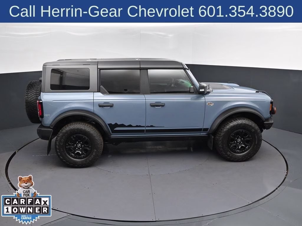 2023 Azure Gray Metallic Tri-Coat Ford Bronco Wildtrak 4X4 SUV