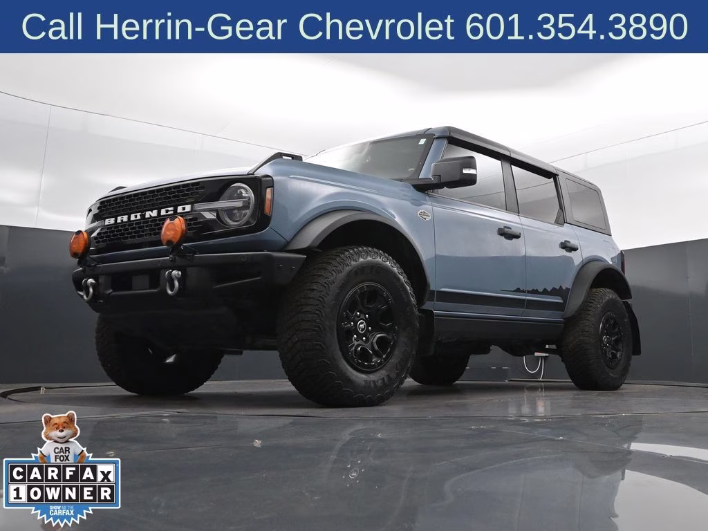 2023 Azure Gray Metallic Tri-Coat Ford Bronco Wildtrak 4X4 SUV