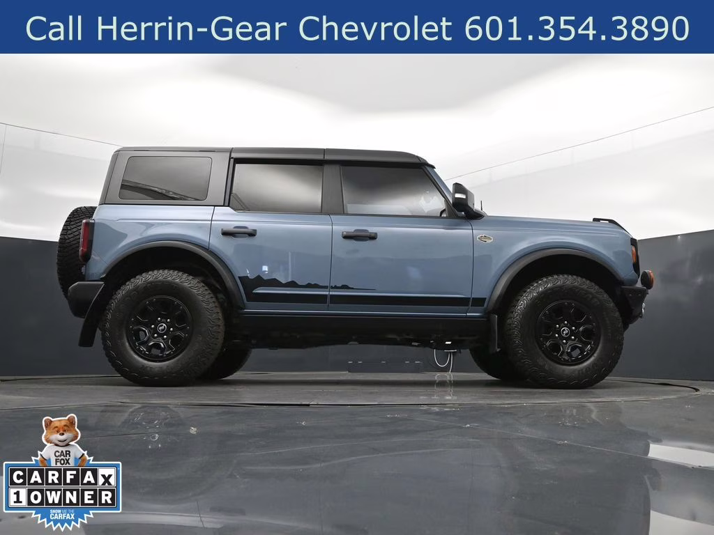 2023 Azure Gray Metallic Tri-Coat Ford Bronco Wildtrak 4X4 SUV