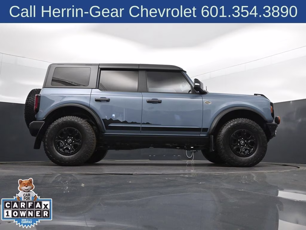 2023 Azure Gray Metallic Tri-Coat Ford Bronco Wildtrak 4X4 SUV