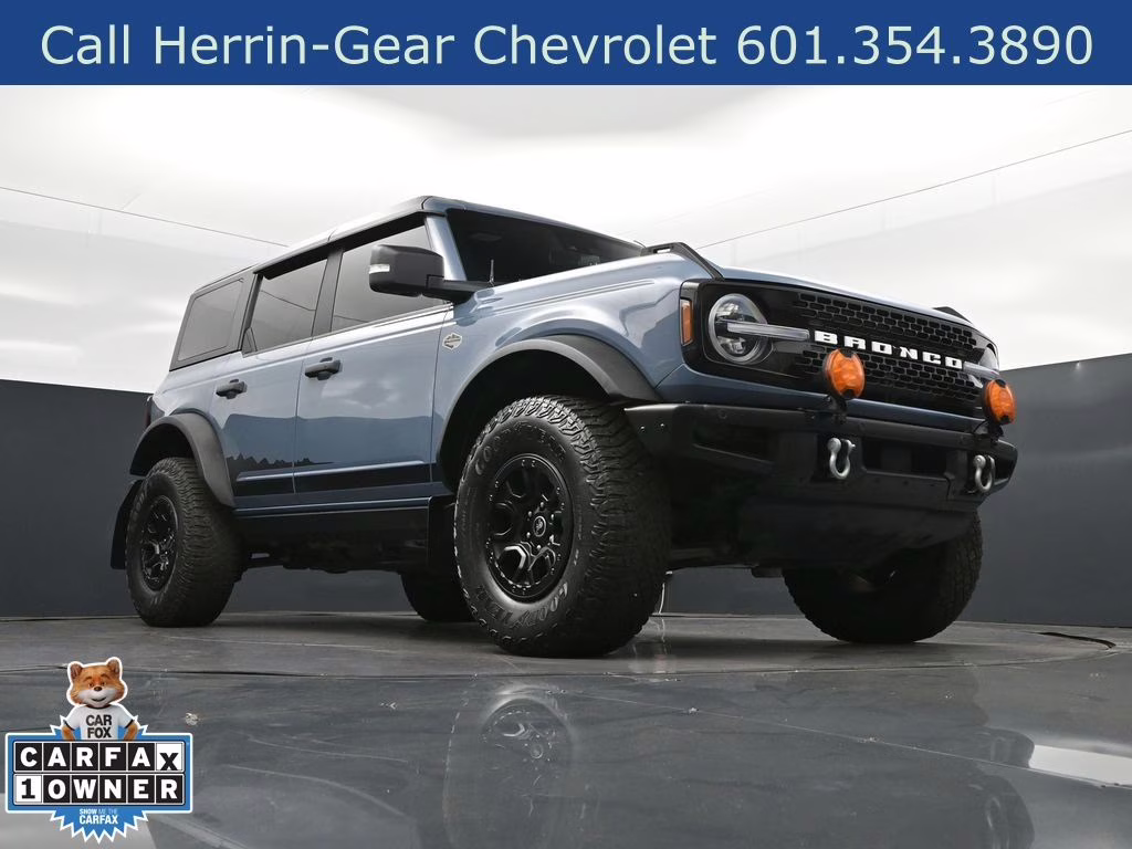 2023 Azure Gray Metallic Tri-Coat Ford Bronco Wildtrak 4X4 SUV