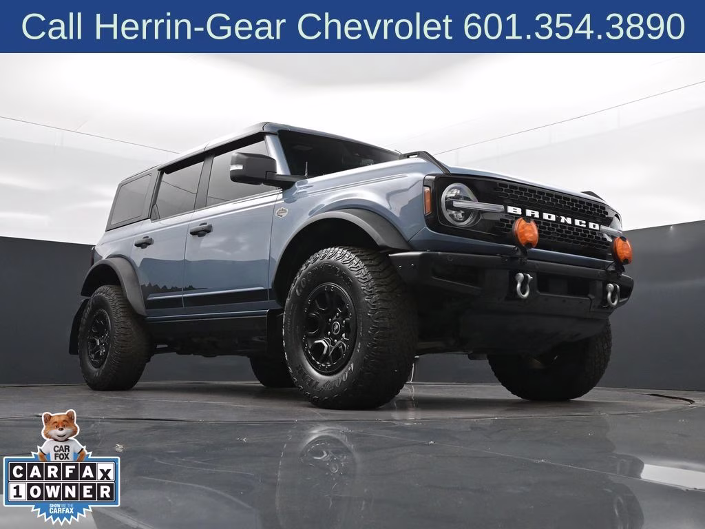 2023 Azure Gray Metallic Tri-Coat Ford Bronco Wildtrak 4X4 SUV
