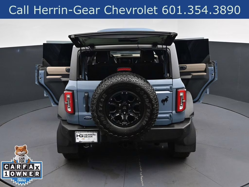 2023 Azure Gray Metallic Tri-Coat Ford Bronco Wildtrak 4X4 SUV