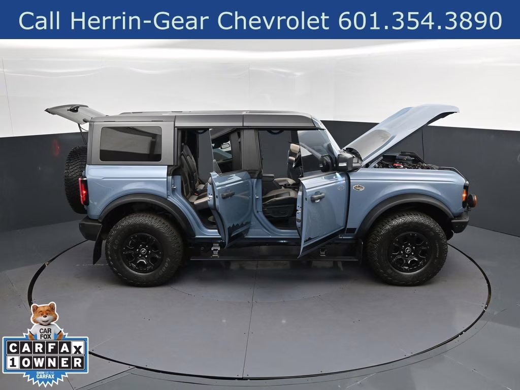 2023 Azure Gray Metallic Tri-Coat Ford Bronco Wildtrak 4X4 SUV